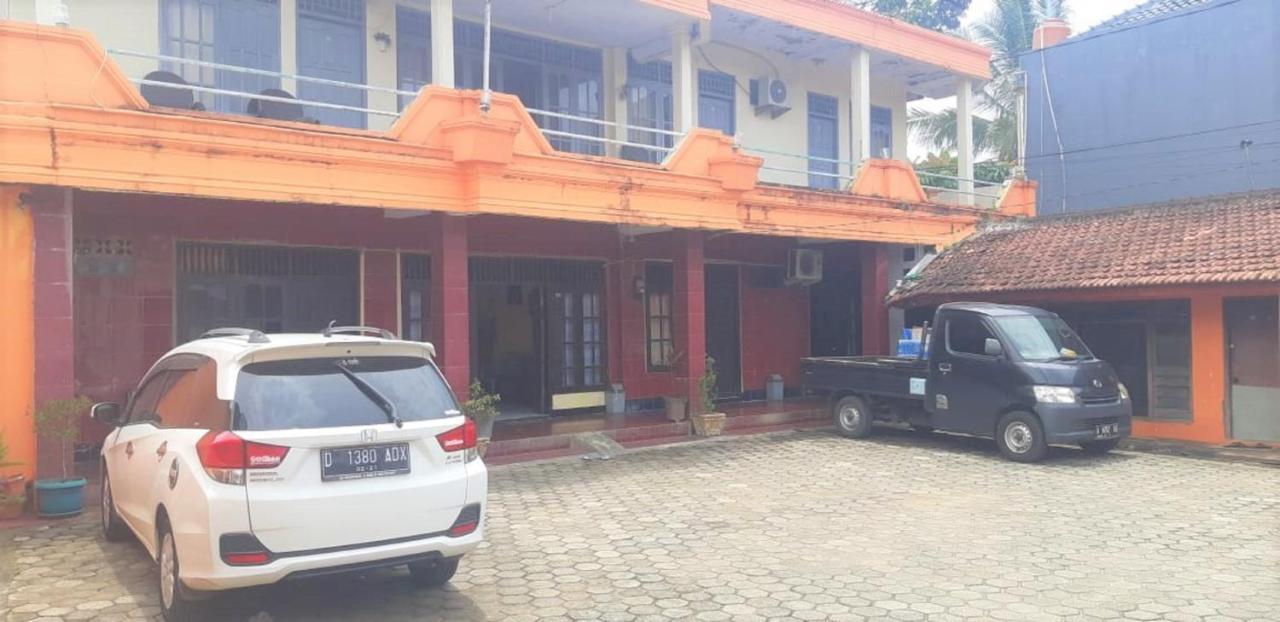 Spot On 2969 Hotel Citra Ayu Labuhan Exterior foto